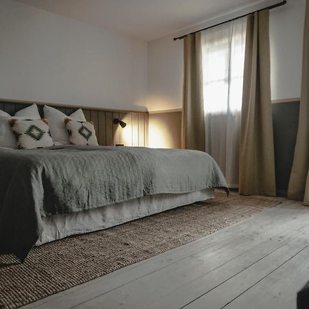 Hotel Kastanienhof Pfettrach à Altdorf  Extérieur photo