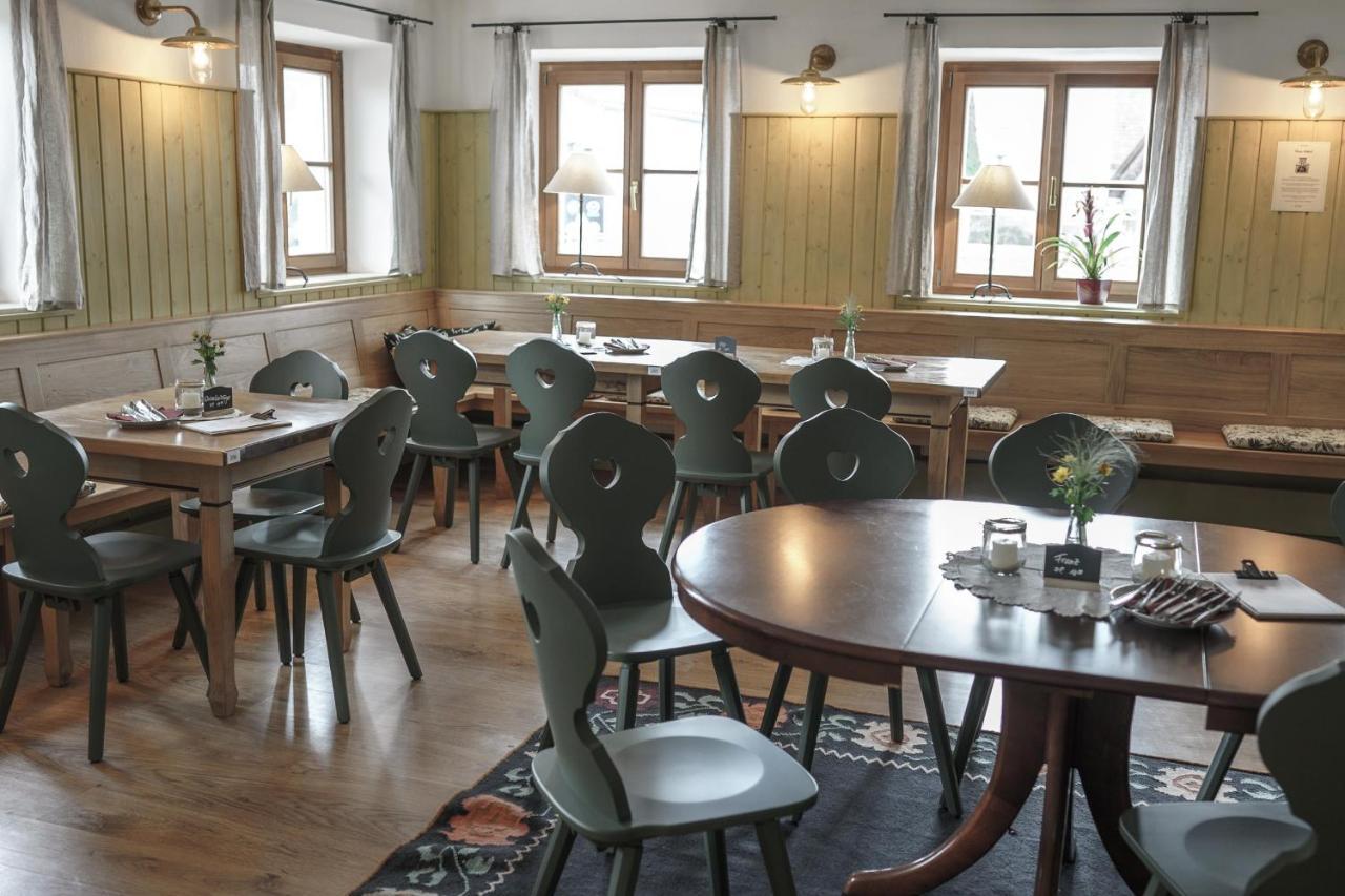 Hotel Kastanienhof Pfettrach à Altdorf  Extérieur photo