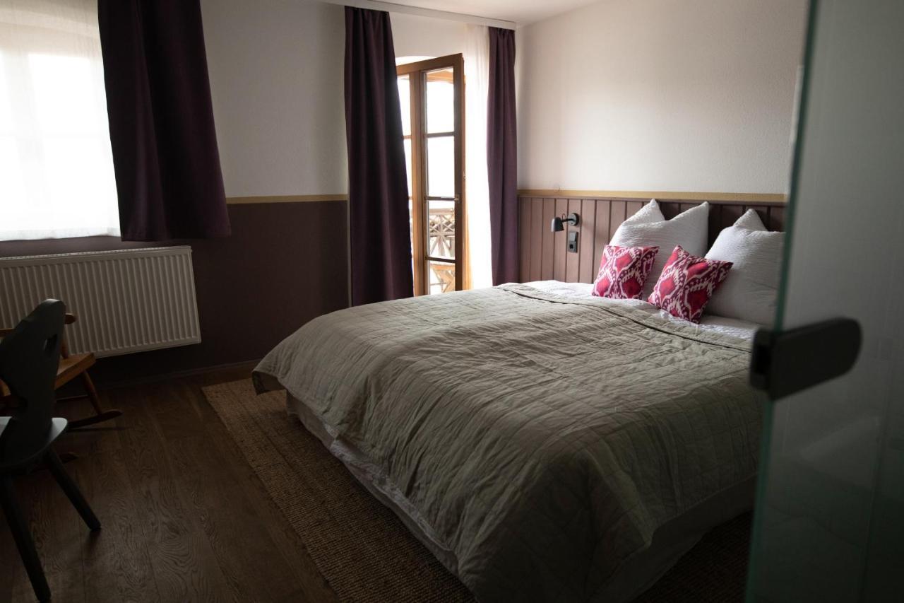 Hotel Kastanienhof Pfettrach à Altdorf  Extérieur photo